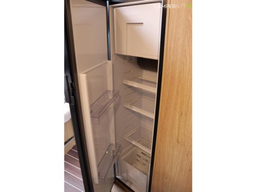 Knaus Sky Ti 700 MEG 140pk 2.3 Multijet | Levelsysteem | Dakairco | Lengtebedden | Luifel | Zonnepaneel | Gescheiden douche | Bearlock foto: 18
