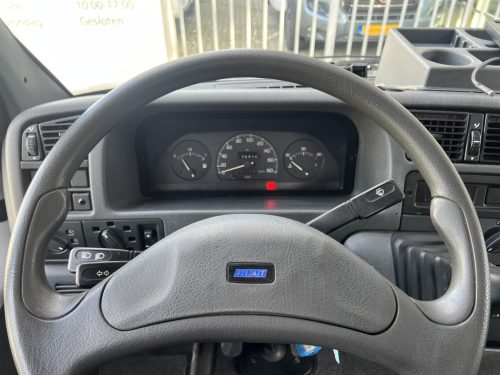 Euramobil Mobil Profila FRANZ&Ouml;SISCHES BETT 6.00M FAHRRADTR&Auml;GER AUF FAHRGESTELL Foto: 12