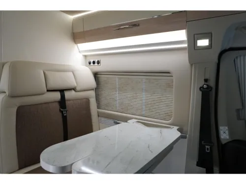Eura Mobil Van 635 HB Techo elevable - cama elevable el&eacute;ctrica 1er prop. foto: 13