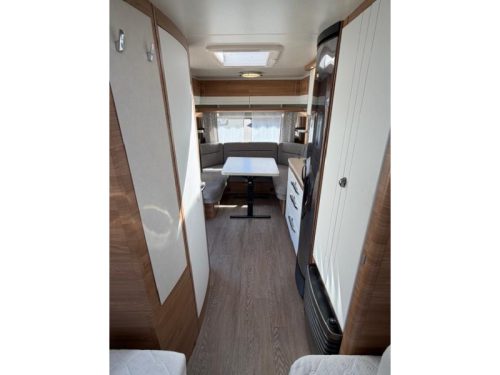 Hobby De Luxe 540 UL Incl. Mover and Awning  photo: 21
