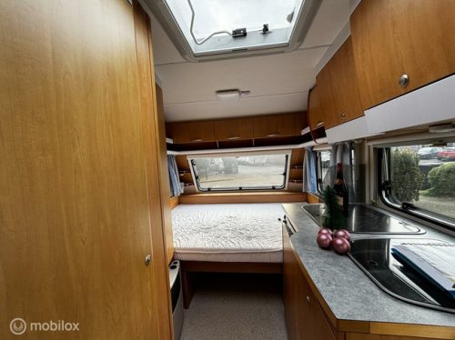 Knaus Eifelland Holiday super neat transverse bed cassette awning photo: 8