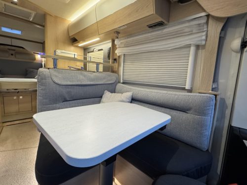 Hymer BMC-I 690 Queen bed-Pull-down bed-Mercedes photo: 5