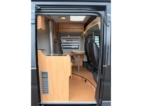 P&ouml;ssl Roadcamp 540 R Compact 130HP Bearlock  photo: 5