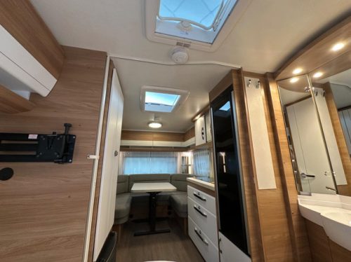 Hobby De Luxe 460 Ufe photo: 21