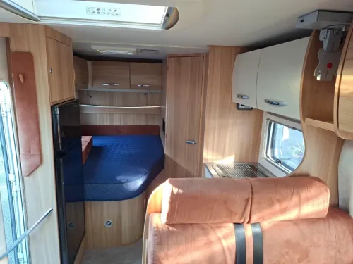 Challenger Genesis 38 complete and spacious Motorhome photo: 7