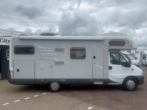 Hymer C 644 alcove transverse bed+bunk bed full options in very good condition air conditioning awning TV electric dish 2x solar panels large garage inverter tow bar photo: 2
