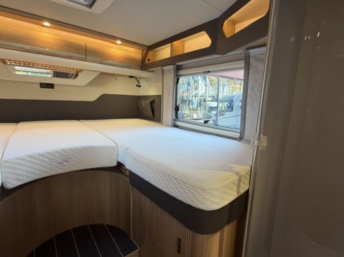 Knaus 700 MEG Sky Ti 8T-Automaat Single Beds 2X Air Conditioning Towing Hitch photo: 23