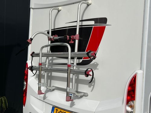 B&uuml;rstner Aviano I 727 French bed pop-top roof 150HP photo: 28
