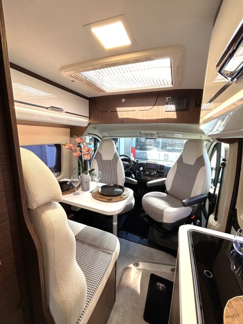 Karmann Davis 620 AUTOMATIC 150HP SINGLE BEDS EURO 6 photo: 11