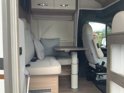 B&uuml;rstner Lyseo Harmony Line 690, AUTOMAAT, Mercedes Sprinter 2.2 163 Pk Enkele-bedden, hefbed, Luchtvering, Bj. 2020 &ldquo; Ihr Wohnmobil-Verkaufsvermittler Wohnmobilzentrum on the road Marum Foto: 15