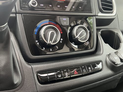 Sunlight T68 ADVENTURE EDITION SINGLE BEDS+POP-TOP ROOF 9-TR AUTO photo: 16