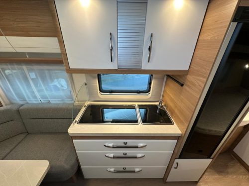Hobby De Luxe 460 Ufe photo: 15
