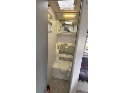 Beyerland Sprinter 430 TM Sitzgruppe Festbett Toilette Foto: 3