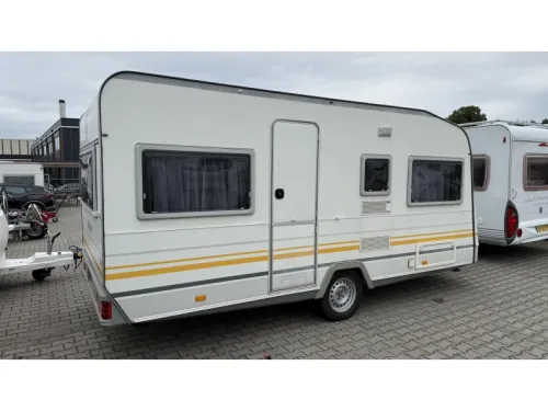 Knaus Sudwind 450 dinette transverse bed toilet photo: 11