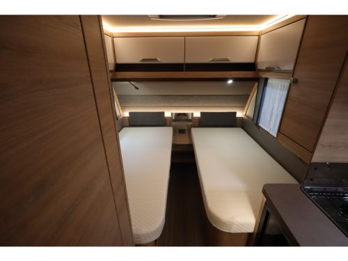 Knaus Sudwind Black Selection 460 EU Single beds  photo: 11