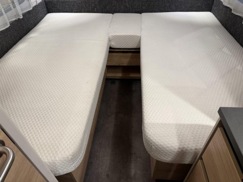 Dethleffs Camper 460 EL 2 BETTEN SITZGR EX VERMIETUNG Foto: 3