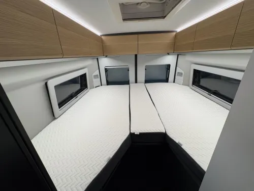 Adria Twin 640 SLB 60 Years / 180pk Automatik Foto: 15
