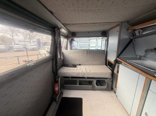 Volkswagen T 4 Carthago Westfalia 2.5 102 PS in sehr gutem Zustand, neue APK, Kastenwagen, 4 Schlafpl&auml;tze, Hubdach, Standheizung, Solarpanel, Anh&auml;ngerkupplung, PDC A Foto: 17