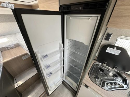 Hymer GT-S 600 XL Bed photo: 10