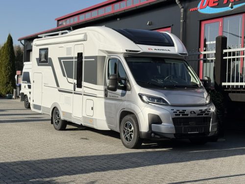Adria Matrix Plus 670 SL Family Motorhome Automatic photo: 5