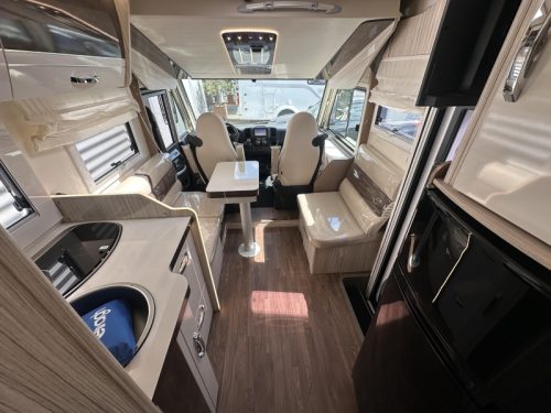 Elnagh Magnum 582 140HP Queensbed Roof Air Conditioner photo: 11
