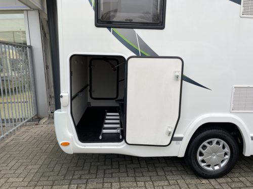 Chausson 627 SINGLE BEDS + POP-TOP ROOF DIESEL HEATER SOLAR PANEL photo: 21