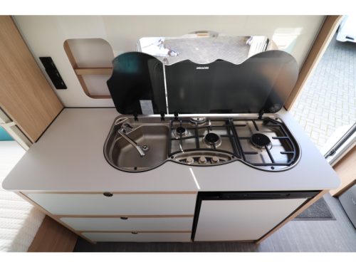 Dethleffs Aero 410 QS Querbett / Mover / Markise Foto: 10