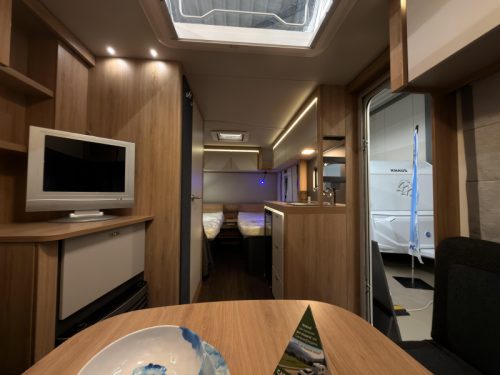 Knaus Sport 460 EU 1800 KG + Einzelbetten Foto: 5