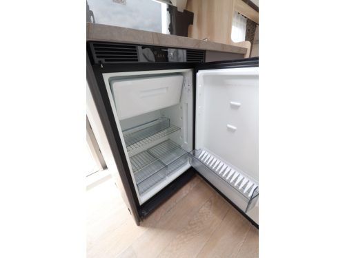 Hobby De Luxe 460 LU Autark / Einzelbetten Foto: 11