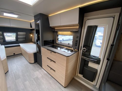 Hobby Maxia 585 UL Einzelbetten, Rundsitzgruppe  Foto: 13