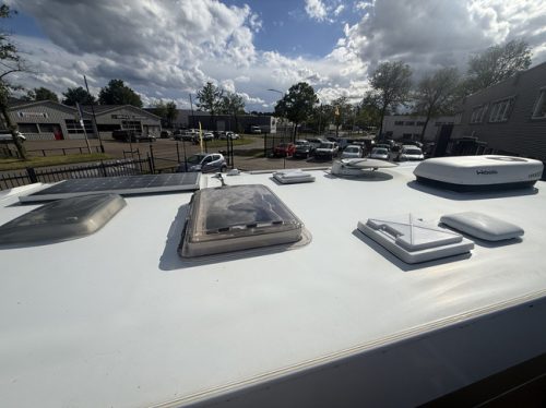 Hymer carado T 447 automatique lits jumeaux auvent climatisation de toit panneau solaire antenne parabolique &eacute;lectrique TV cam&eacute;ra porte-v&eacute;los grand garage r&eacute;frig&eacute;rateur XXL photo: 8