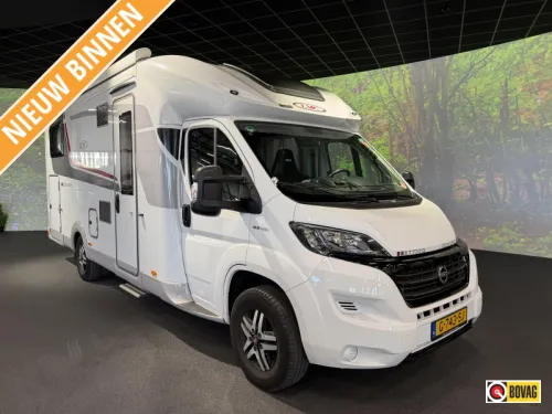LMC Cruiser 732 T automatic - 5-seater - lift bed photo: 0