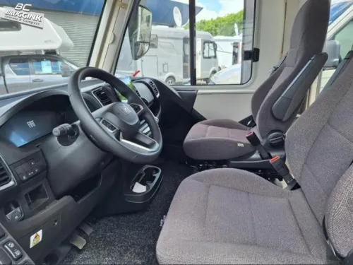 Hymer Exsis-I 580 PURE CAMA INDIVIDUAL 214CM + TECHO ELEVABLE foto: 4