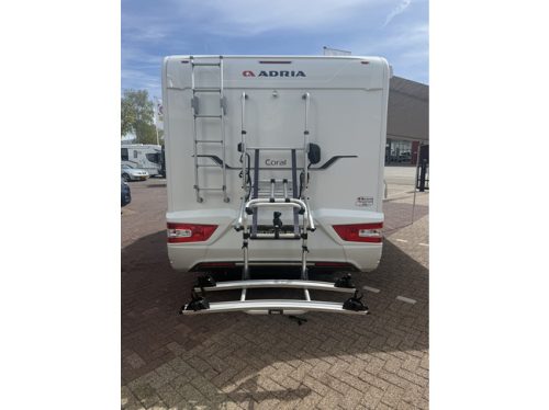 Adria CORAL 600 SC 164 hp euro 6 very compact camper queen bed panoramic roof electric bike rack tv 2x solar panel Remis pleated Maxxfan Navi camera leather fly screen door photo: 7