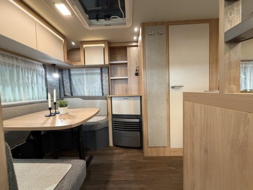 Knaus Sport 460 EU Einzelbetten / Dinette Foto: 17