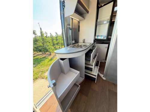 P&ouml;ssl Summit Shine 640 R Automatic 180HP Full Options! Adaptive Cruise Control/Towbar/Carplay/Awning/Multiroof/MAXI CH./(Globecar) photo: 10