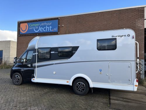 Sunlight T67S Automatic Adventure Single Beds photo: 7