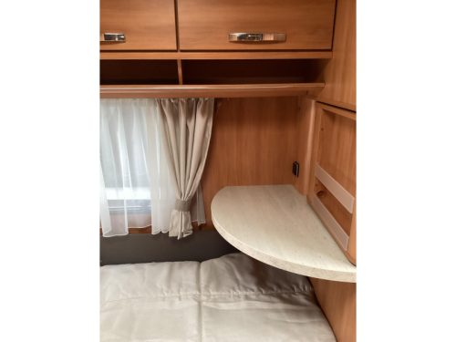 Eriba Nova Luxus Line 465 Mover/ toldo de casete foto: 10