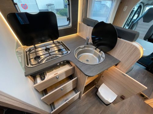Su T68 Adventure Edition, automatic, TV + sat, single beds and pop-top roof photo: 9