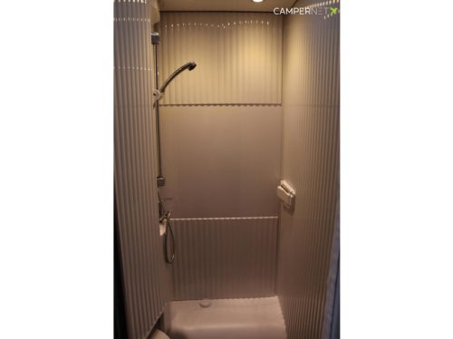 Etrusco T6.9 SF Complete Selection 155pk | Lits jumeaux | Auvent | Grand garage | Cam&eacute;ra de recul | Jantes en alliage | photo: 18
