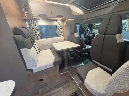 Knaus Van TI Vansation 650 MEG Compact / L-Sitz Foto: 12