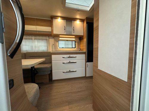 Hobby De Luxe 460 Ufe photo: 3