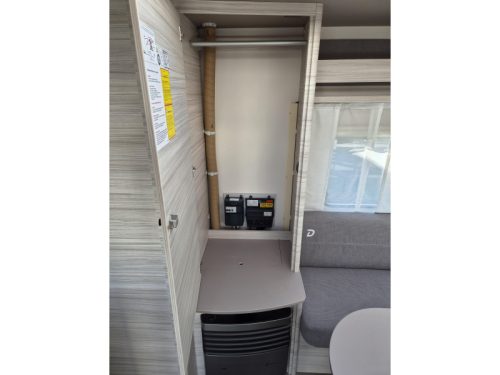 Dethleffs C'Joy 460 LE - Single beds - photo: 14