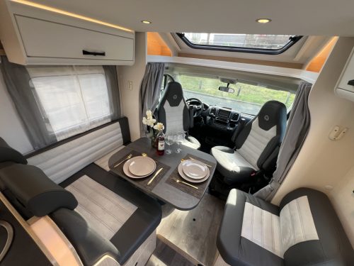 Sunlight T68 Adventure Edition 9T AUT ENKELE BEDDEN+HEFBED foto: 1