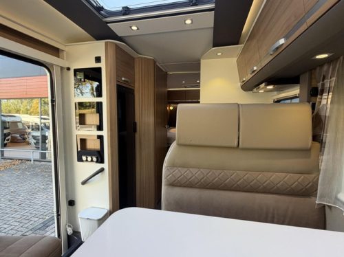Adria Coral S 670SC Cama de matrimonio Toldo Maxxfan Loer plano foto: 11