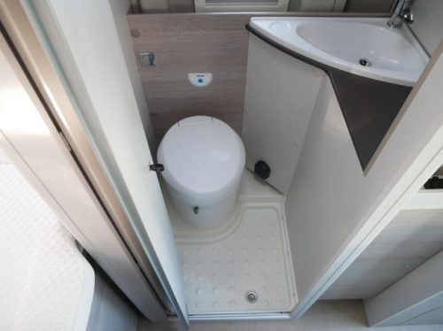 B&uuml;rstner Campeo C640 Active, 6.40 Meter Van conversion, Single beds!! photo: 14