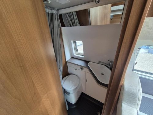 VANTourer 600 D Hubdach Bett 2x Klimaanlage BD93 Foto: 11