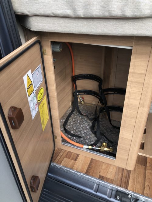 Hymer Yellowstone 649 SINGLE BEDS photo: 39