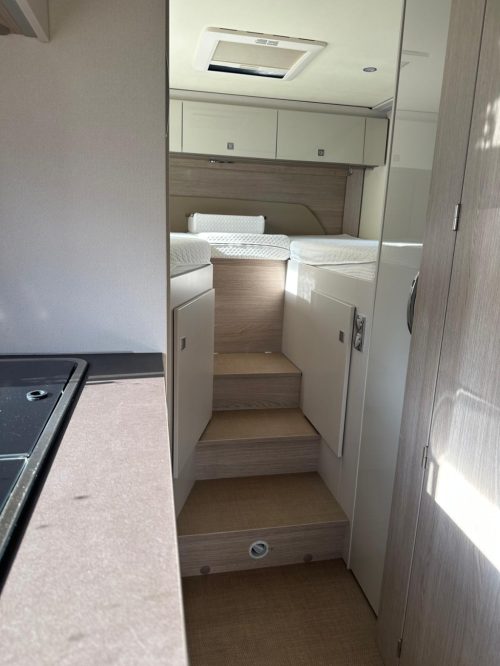 B&uuml;rstner  Lineo T690G, 2 x air conditioning, automatic, single beds photo: 20