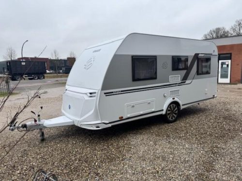 Knaus Sport 450 FU Franz&ouml;sisches Bett Sackmarkise Foto: 4